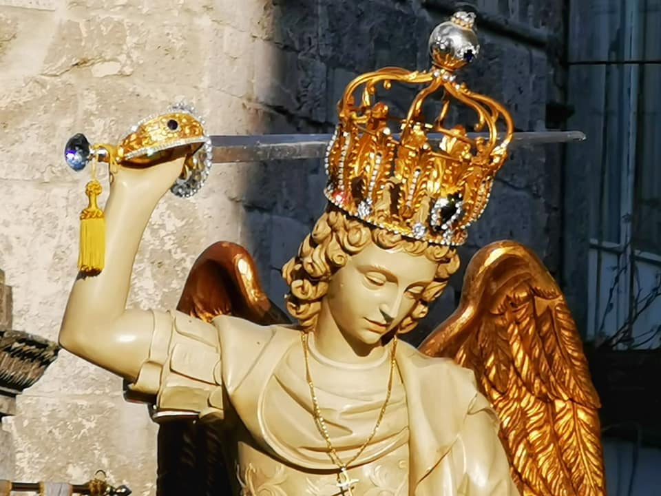8 Maggio Apparizione Di San Michele Arcangelo La prima apparizione di San Michele Arcangelo sul Gargano: 8 maggio del