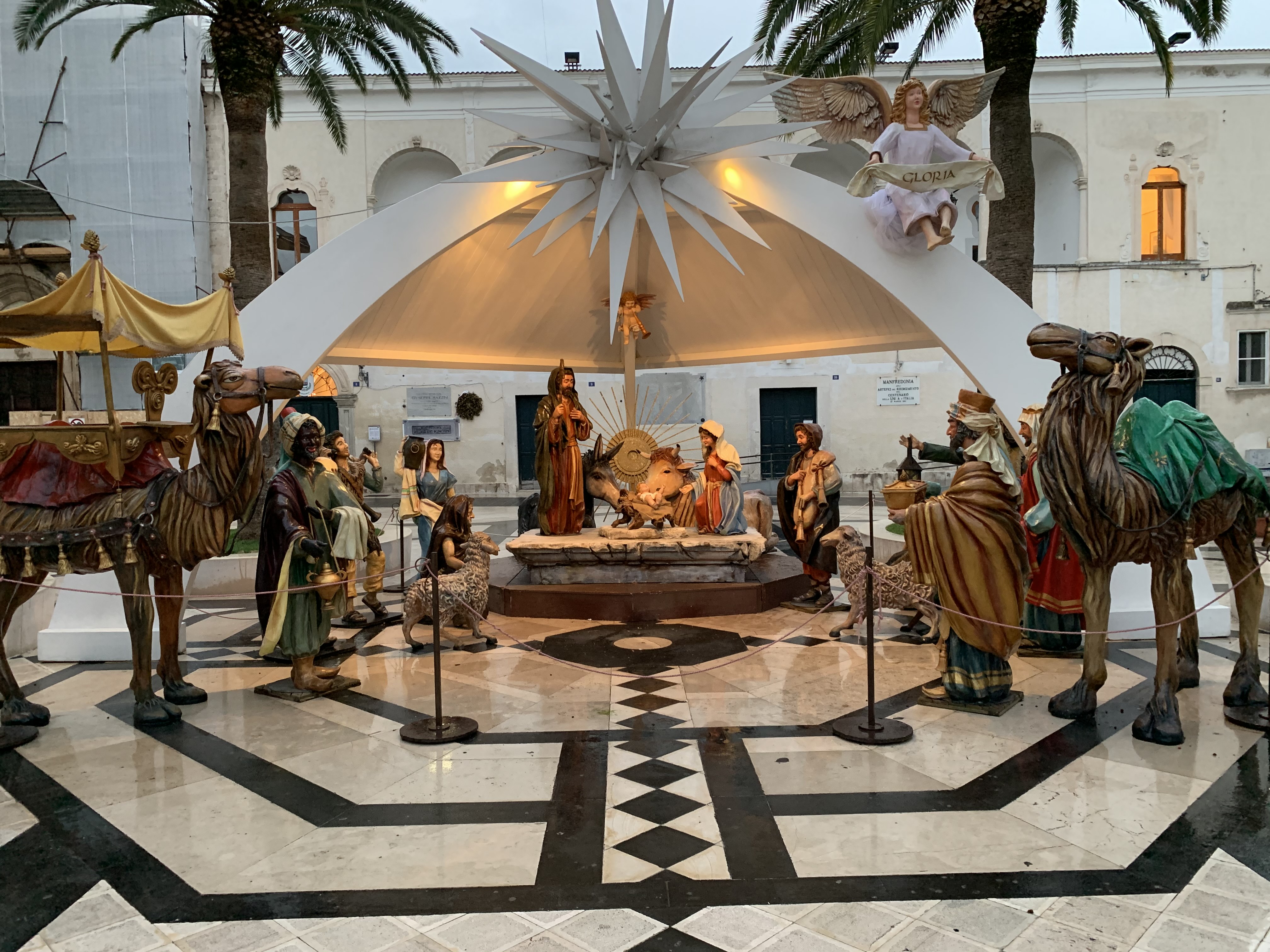 Manfredonia, torna il Presepe di cartapesta in Piazza