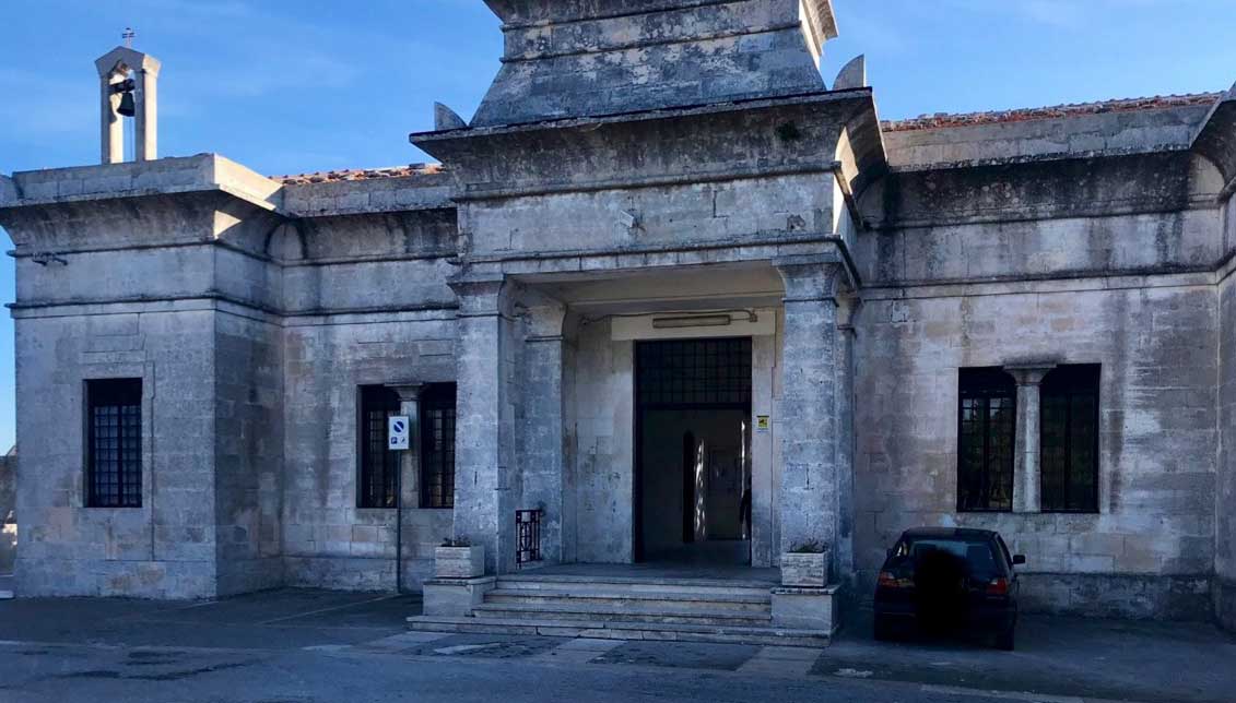 Monte Sant'Angelo, Forza Italia: "Il cimitero cade a pezzi"