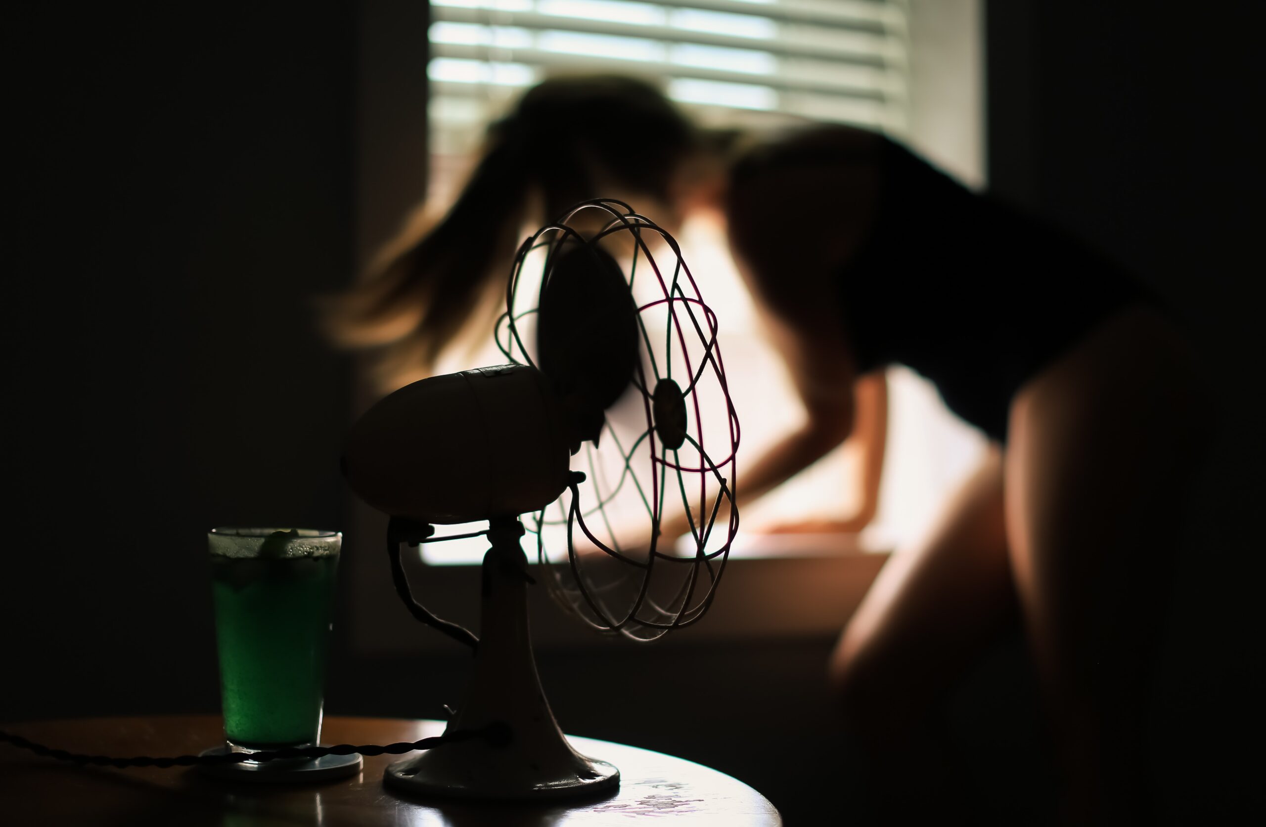 desk fan on table