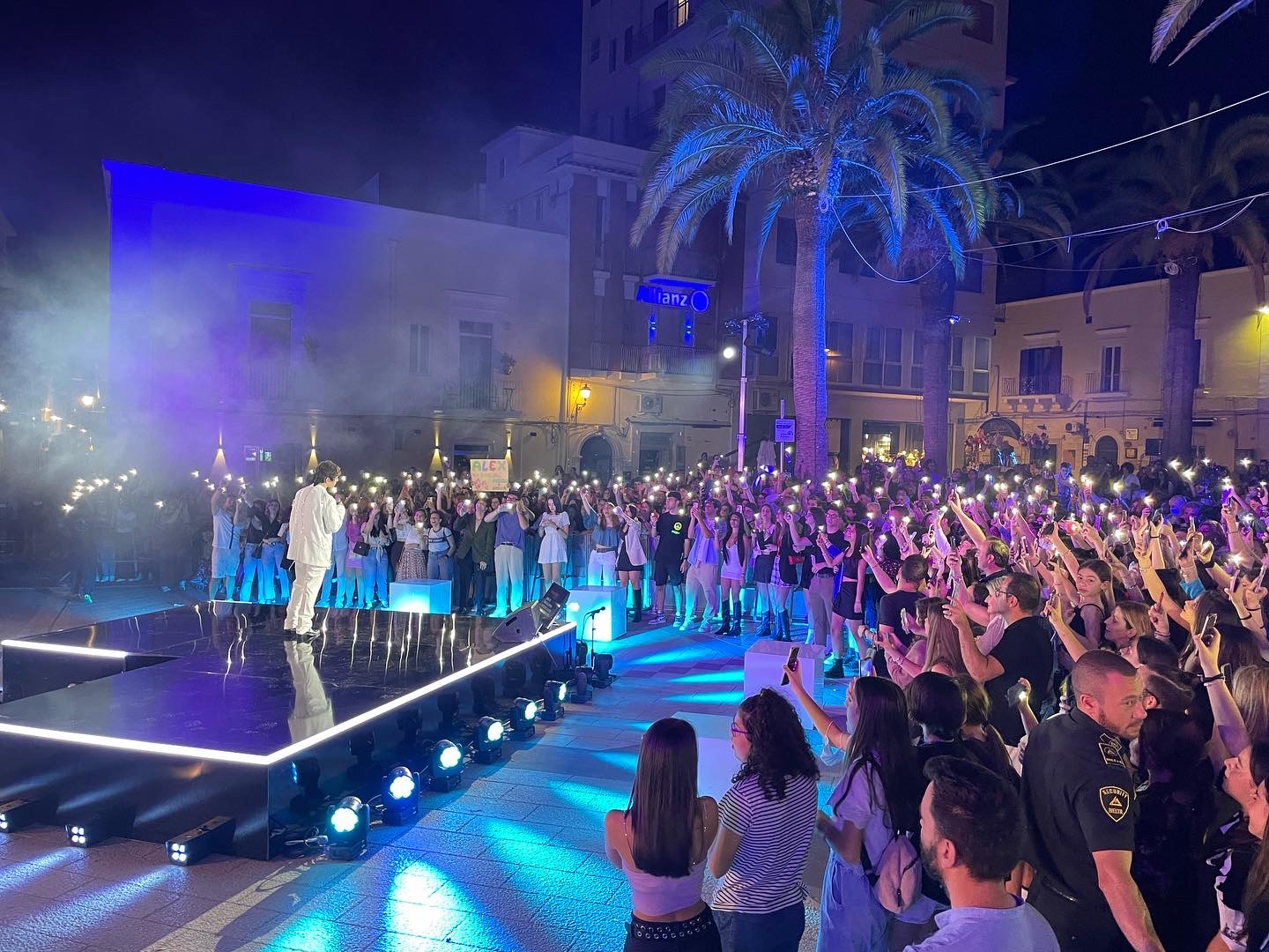 Fan in delirio per Alex di Amici, a Manfredonia