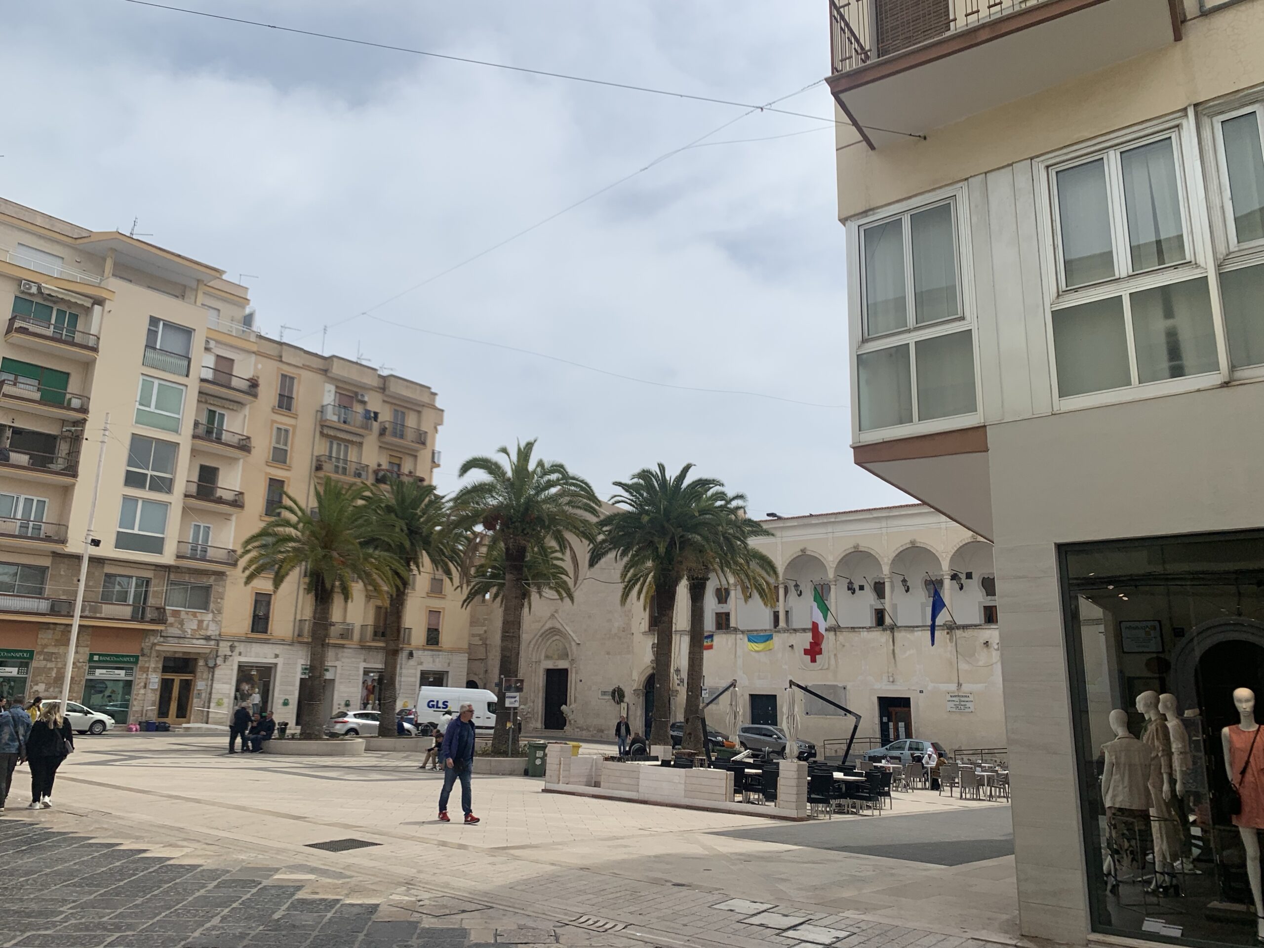 corso manfredi piazza del popolo comune manfredonia