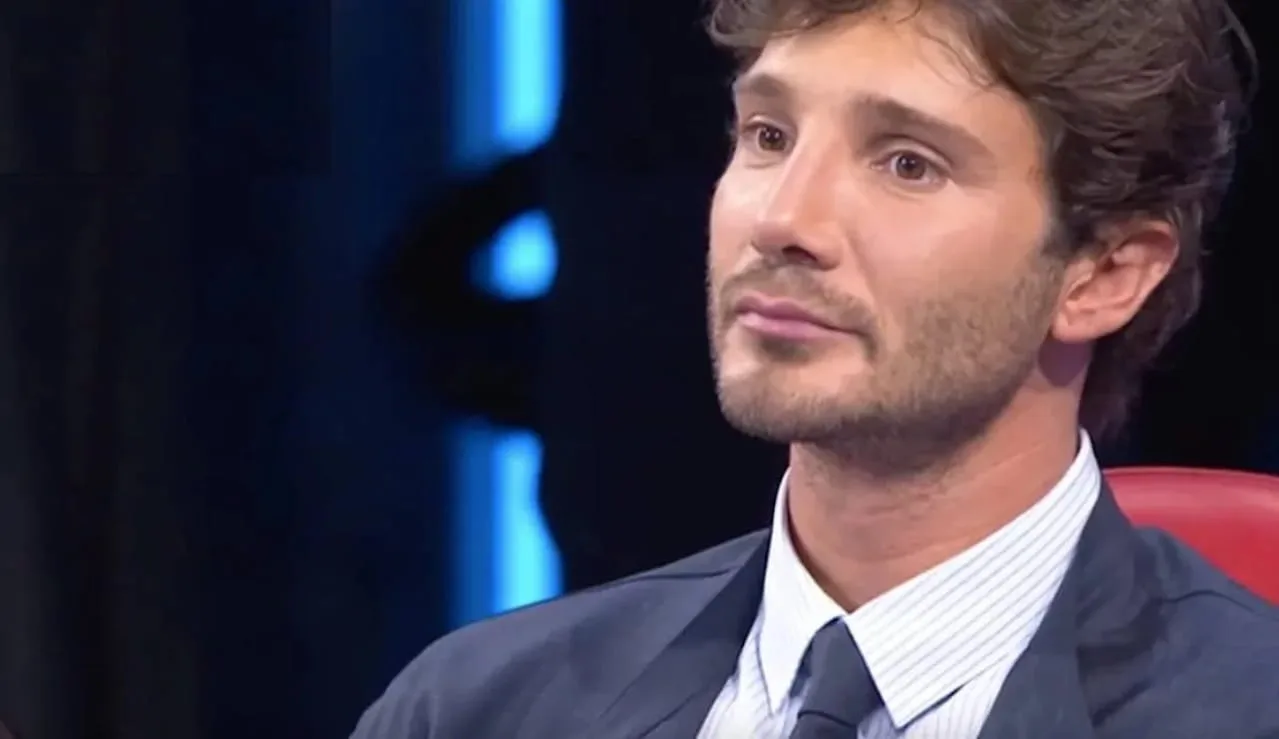 Stefano De Martino dà un nuovo addio