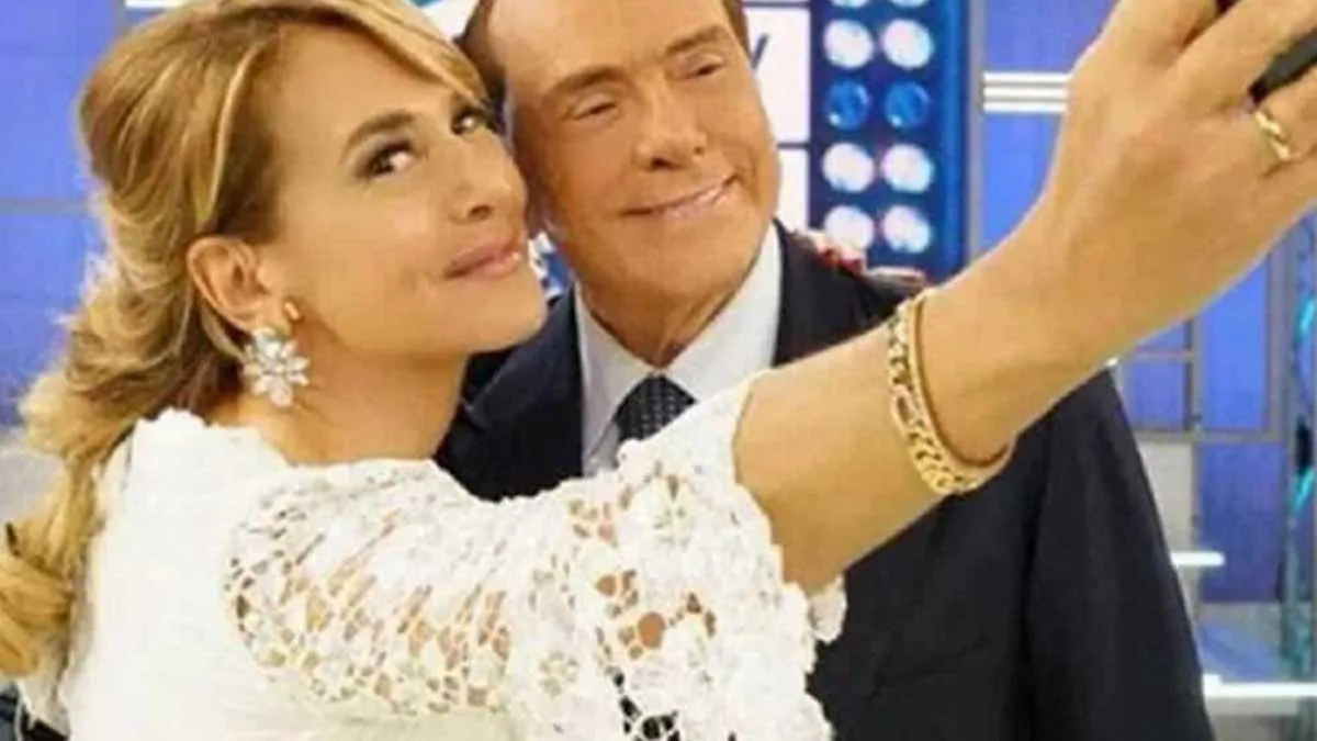 foto barbara d'urso silvio berlusconi