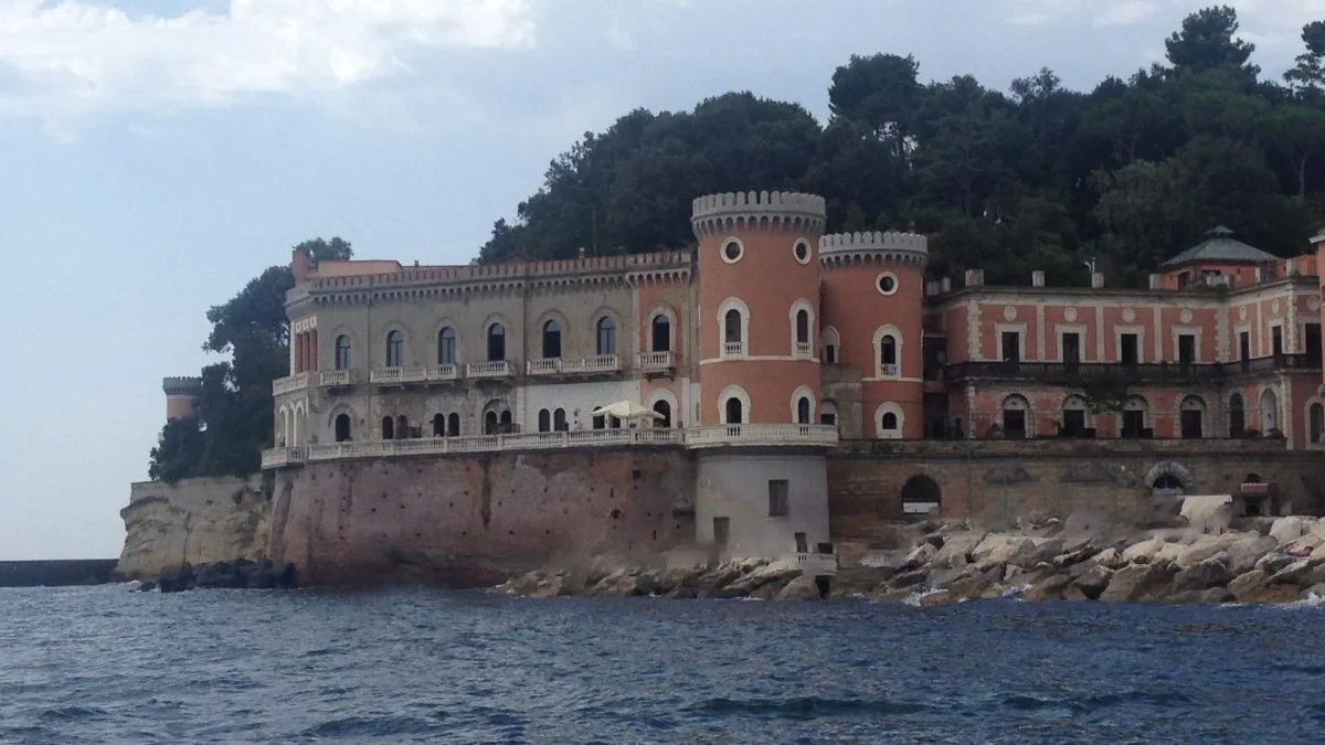 Un Posto al Sole va in vacanza