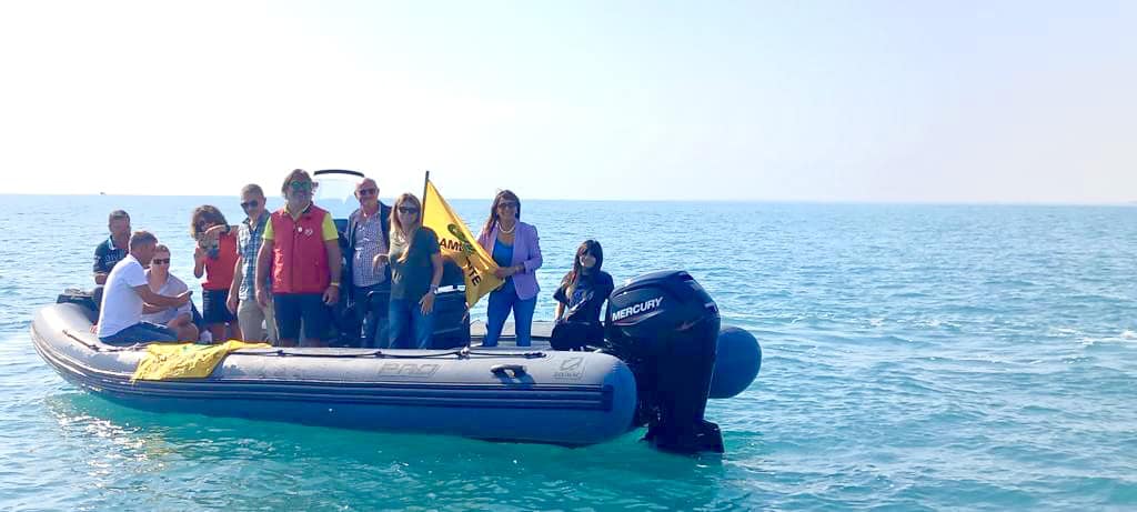 Recuperati 3mila kg di rifiuti in mare tra Manfredonia e Molfetta e liberata la tartaruga Adri