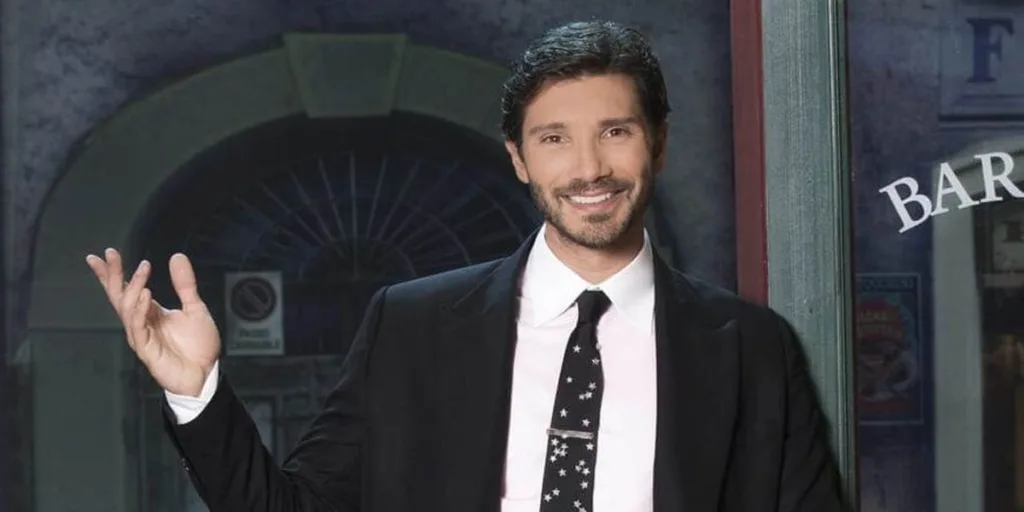  Stefano De Martino sarà la "voce narrante"