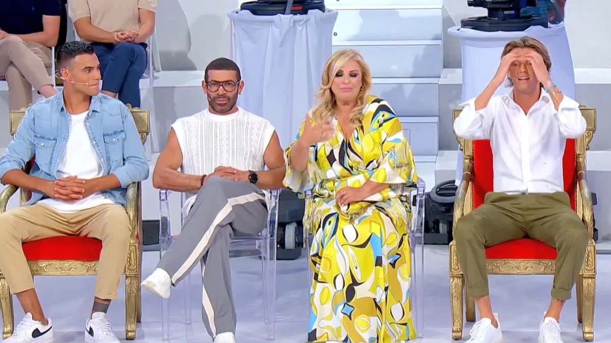 foto Uomini e Donne Brando Cristian Beatriz