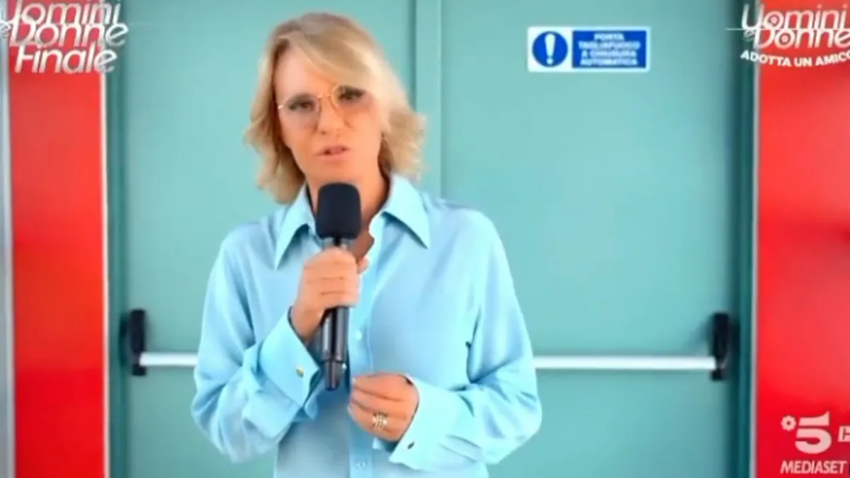 foto Uomini e donne maria de filippi adozioni