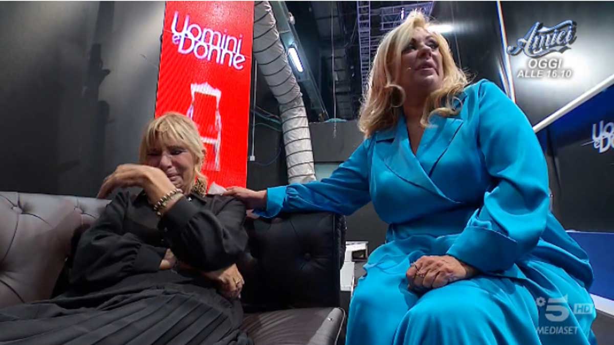 foto uomini e donne oggi 19 ottobre gemma galgani tina cipollari maurizio