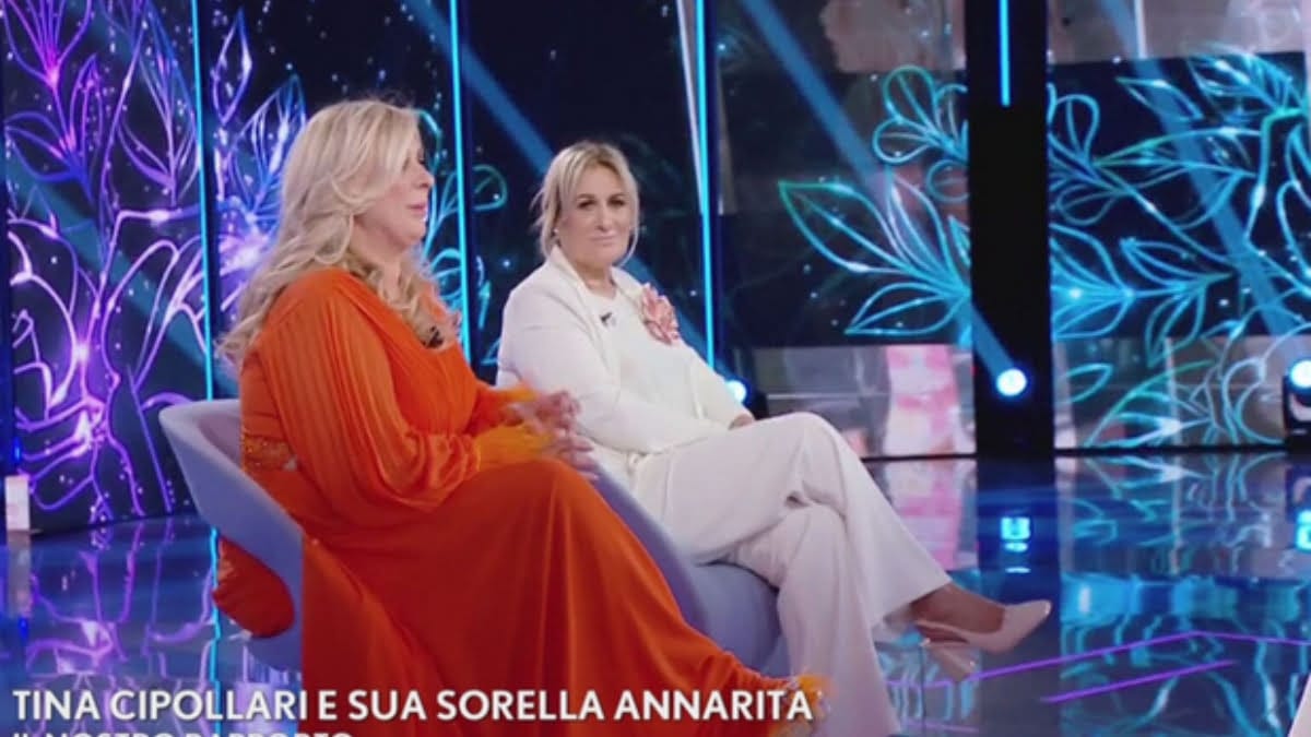 foto Uomini e donne tina cipollari annarita