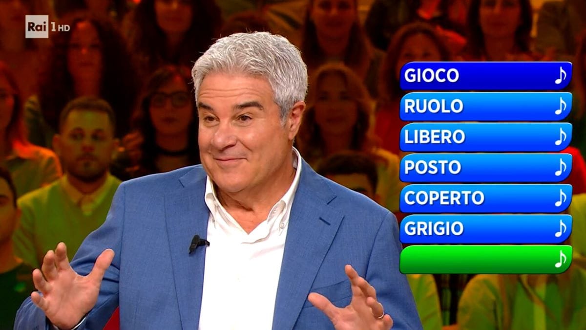 foto Pino Insegno reazione a catena