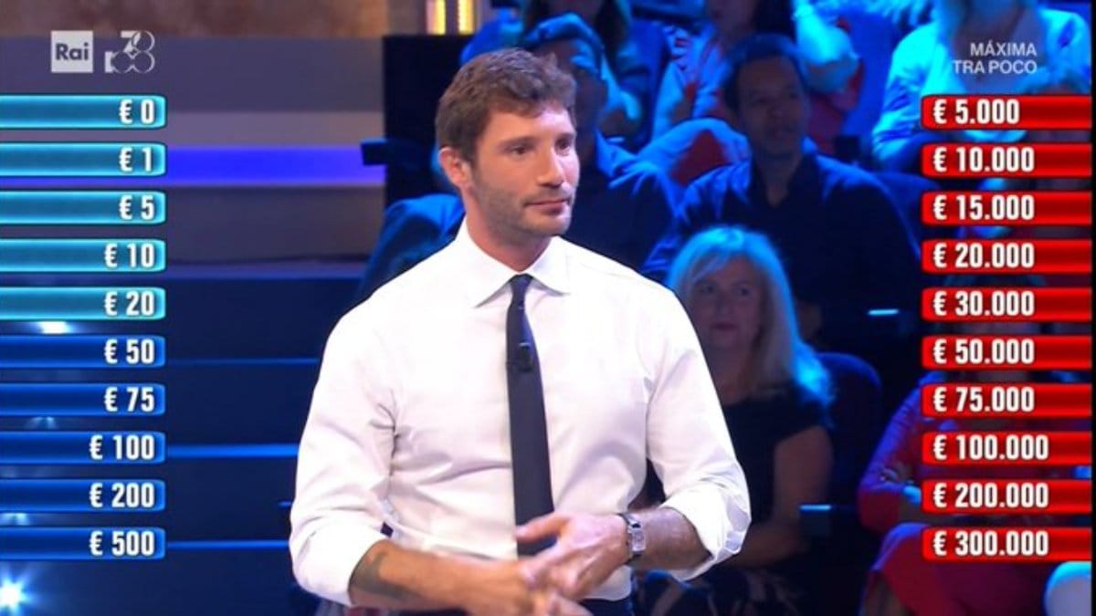 foto Stefano De Martino Affari Tuoi