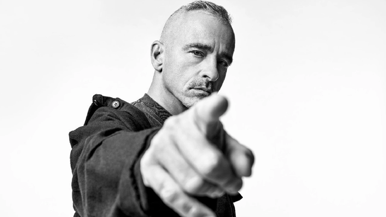 Nuova fiamma per Eros Ramazzotti? Il bacio con la tentatrice