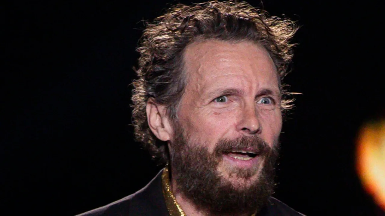 Jovanotti ferma il concerto per Angelina Mango: la dedica