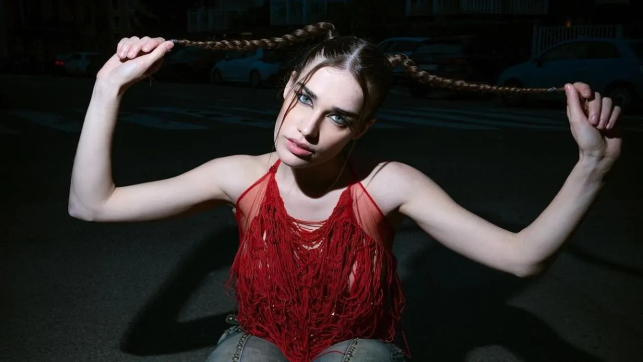 Clara Soccini: l'amore e il passato da studentessa ribelle