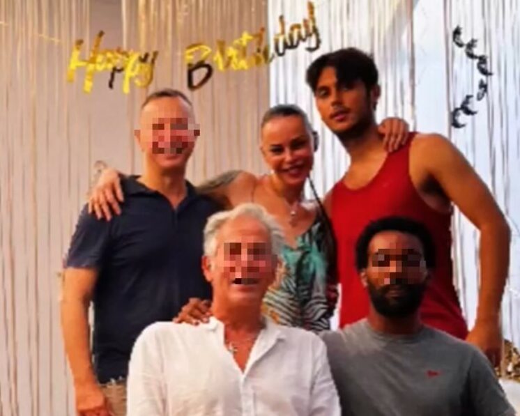 Carlos Corona compleanno