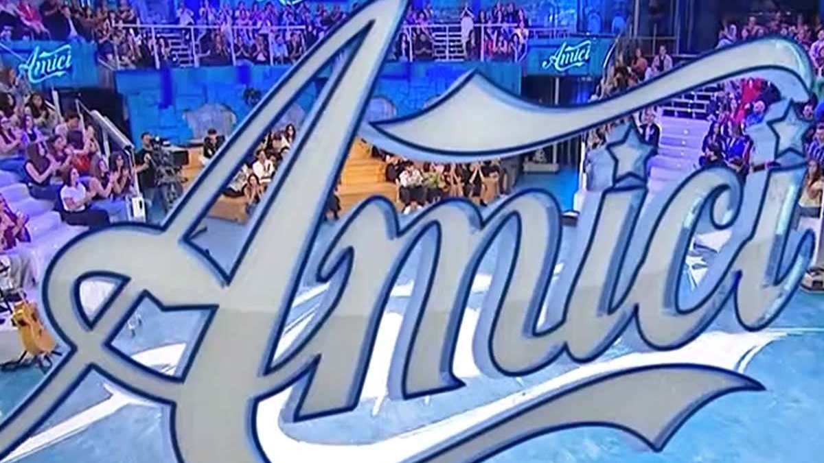 Amici, scontro acceso tra ex allievi