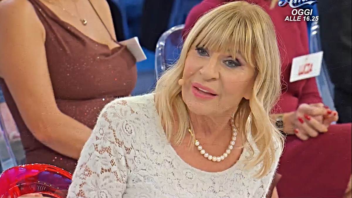 Anticipazioni Uomini e Donne, scatta il bacio tra Gemma Galgani e il cavaliere in studio