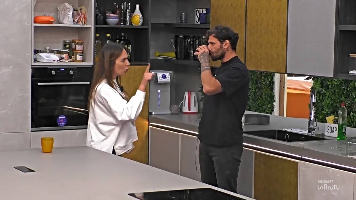 Grande Fratello, Ivana Castorina attacca Domenico D'Alterio