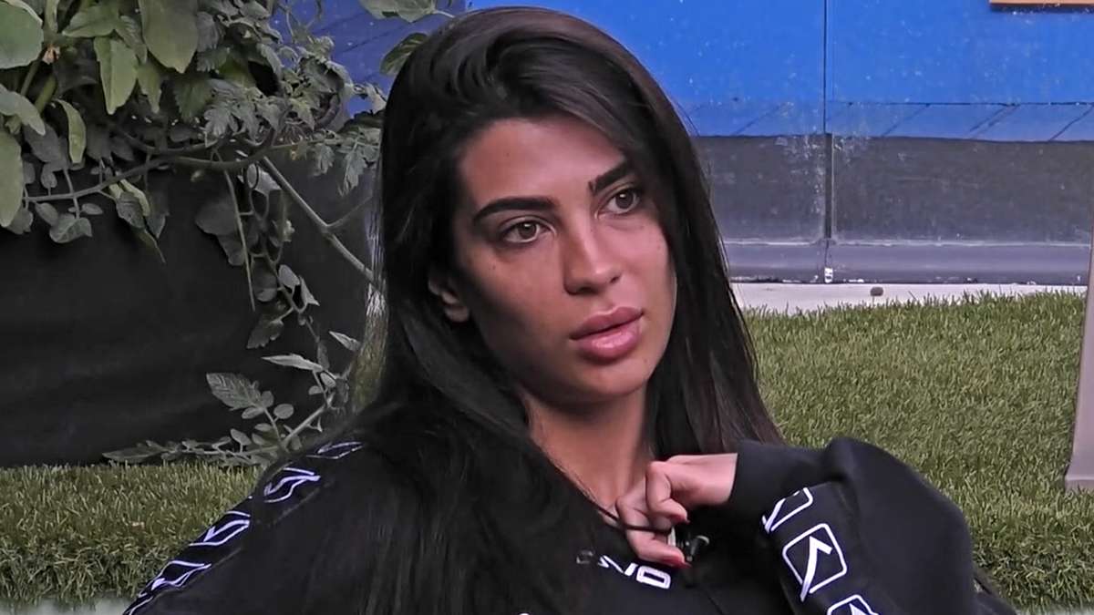 Grande Fratello, Rasha sbotta contro gli autori e gli opinionisti