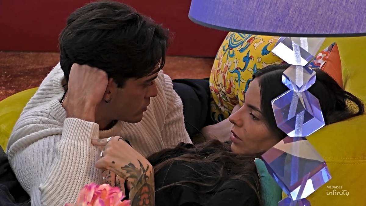 Grande Fratello, la confessione di Jonas ad Anita