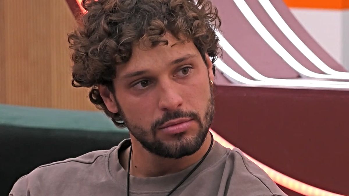 Grande Fratello, la fidanzata di Mattia Scudieri l'ha lasciato? Lei sbotta