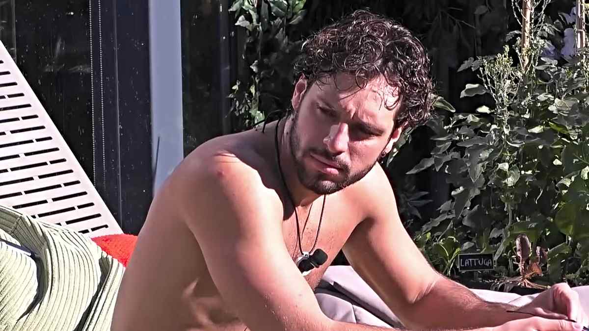 Mattia Scudieri vicino a Grazia al Grande Fratello