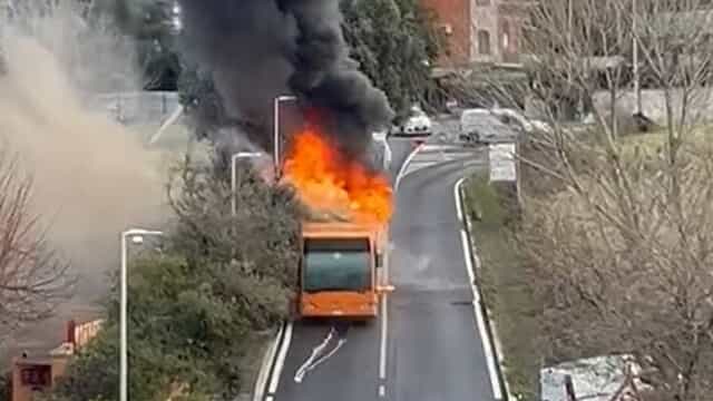 Bus fiamme ariccia