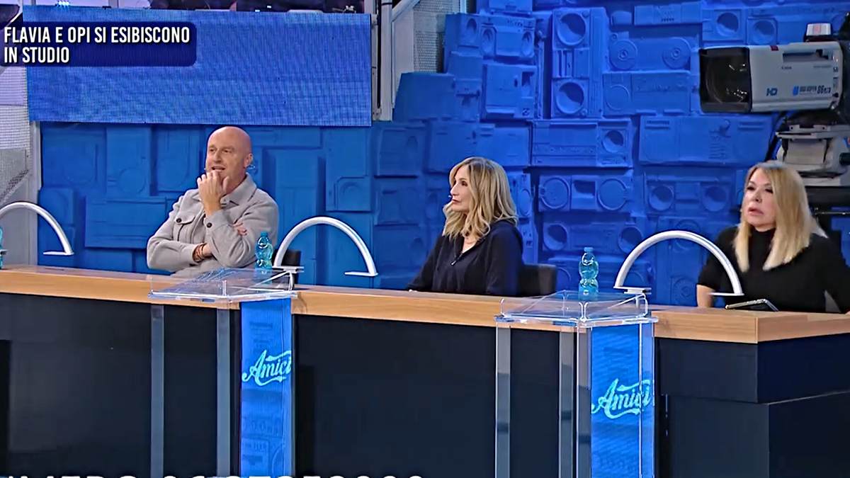 Rudy Zerbi sostiene Opi e Flavia ad Amici 25