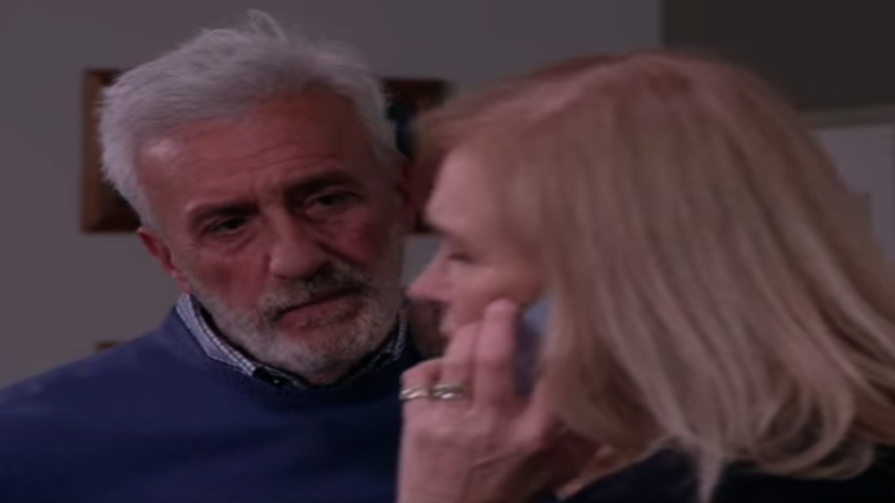 Raffaele e Ornella di Un posto al sole (Screen Raiplay)