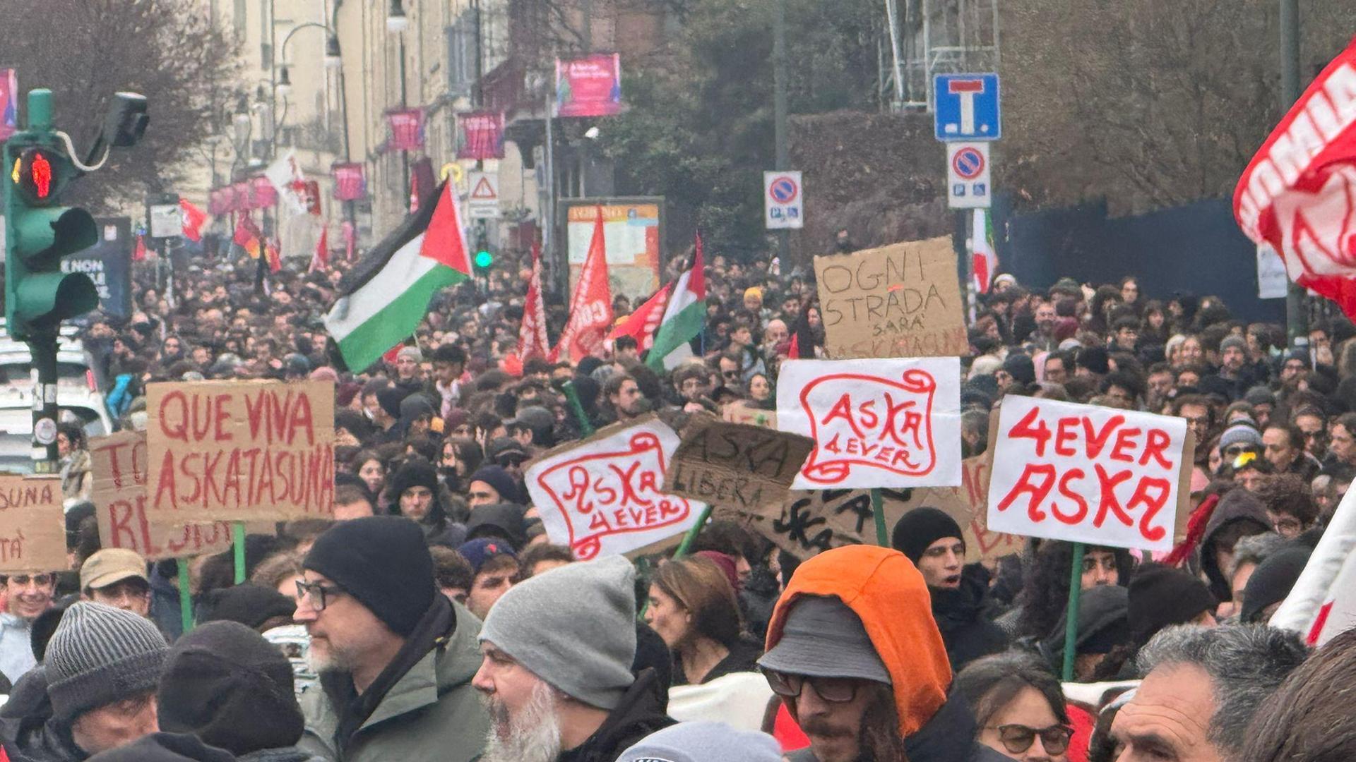 Torino corteo askatasuna