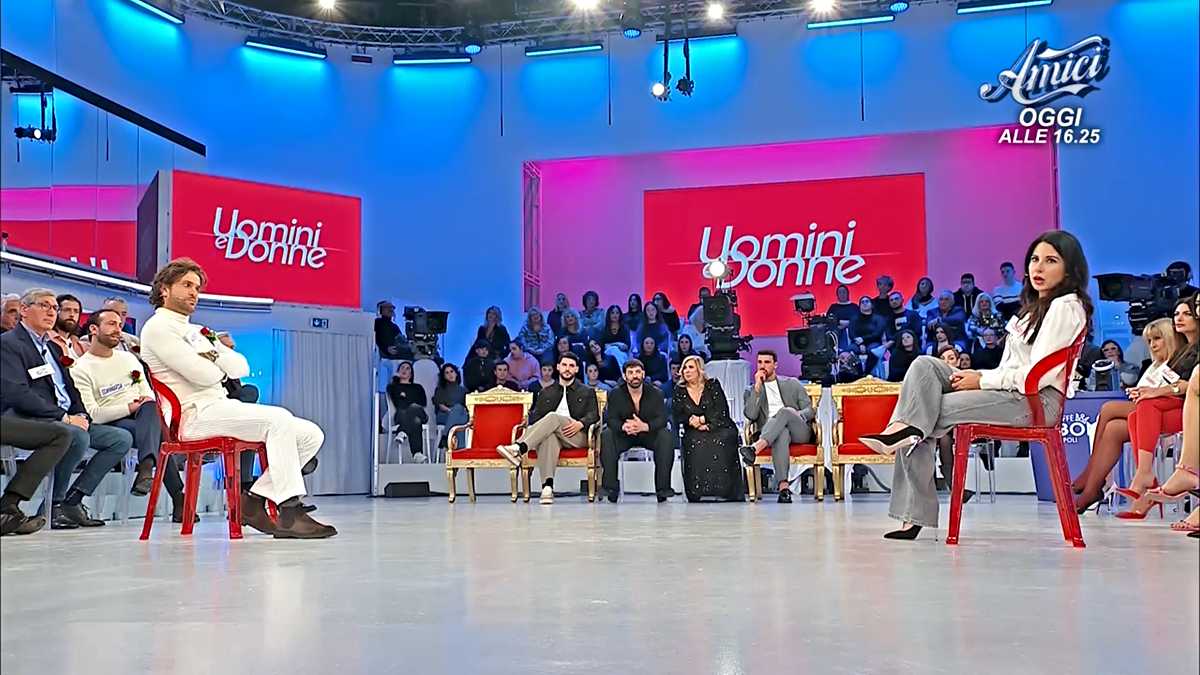 Uomini e Donne, Alessio non vuole uscire con Rosanna