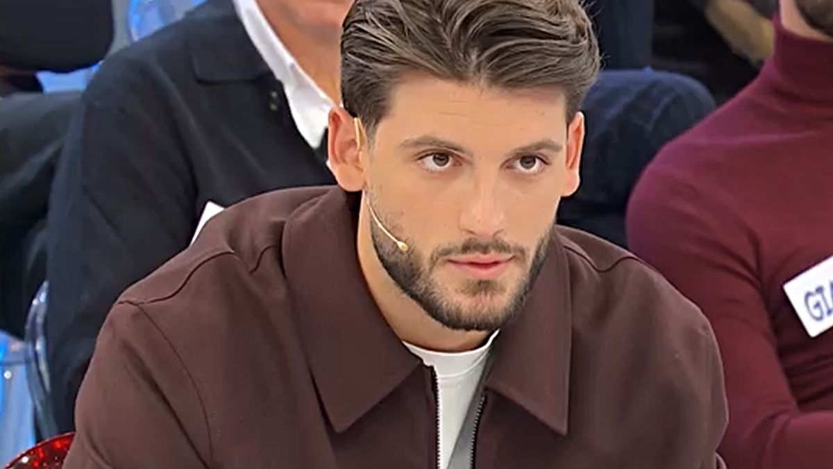 Uomini e Donne, dopo la confessione shock Ciro Solimeno abbandona il trono