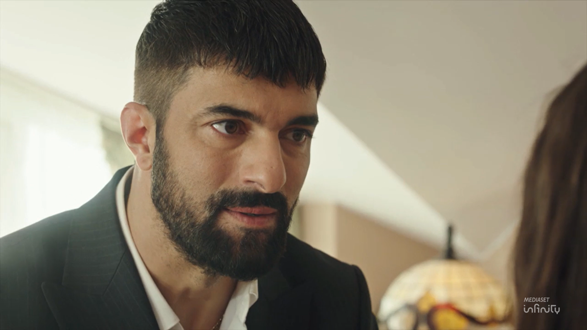 Io sono Farah, anticipazioni dal 23 al 27 febbraio 2026 Tahir arrestato e la verità su Mehmet sconvolge tutto