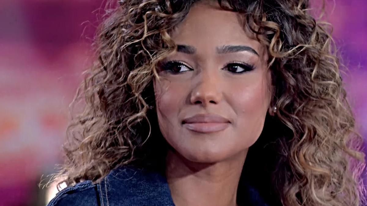 Samira Lui replica a Corona