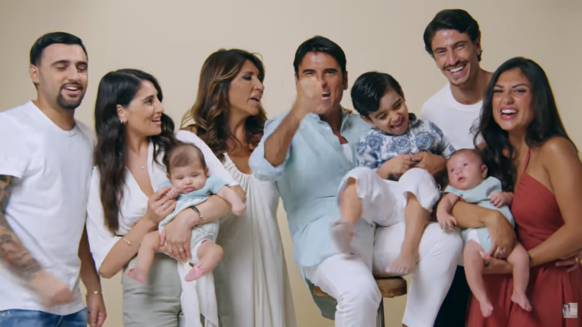 Sal Da Vinci, dove vive con la moglie Paola: la casa a Chiaia e gli interni da sogno