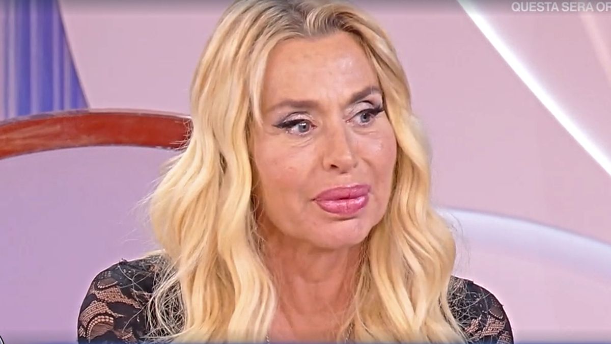 Valeria Marini sbotta in lacrime contro Nino Frassica