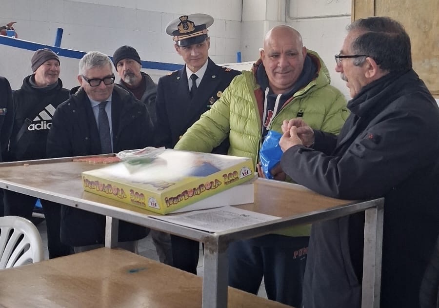 rivive a margherita di savoia bt la spartizione del mare per la pesca della seppia da Ilsipontino.net rivive a margherita di savoia bt la spartizione del mare per la pesca della seppia