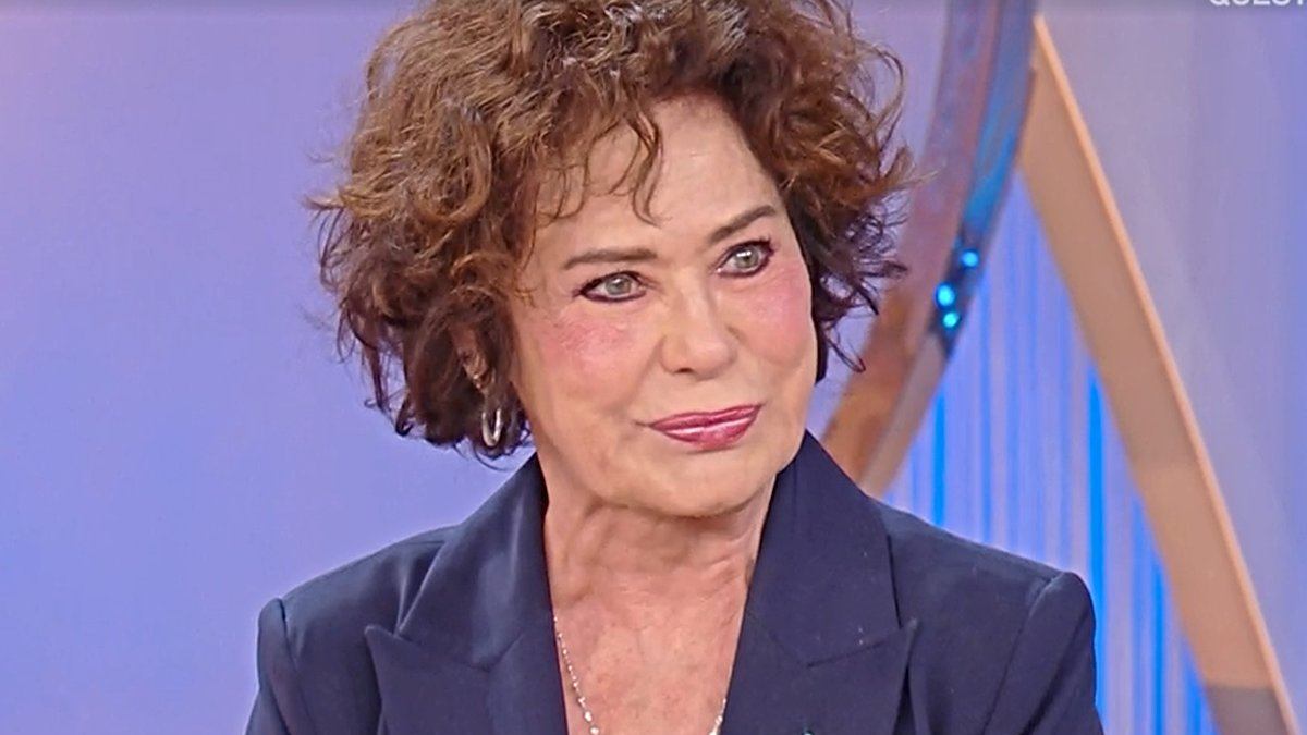 Corinne Cléry replica all'ex Angelo Costabile