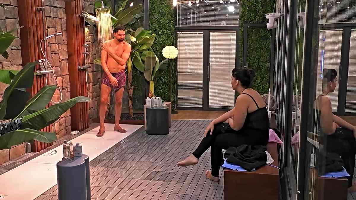 Francesca Manzini infastidita da Raimondo Todaro al GF Vip