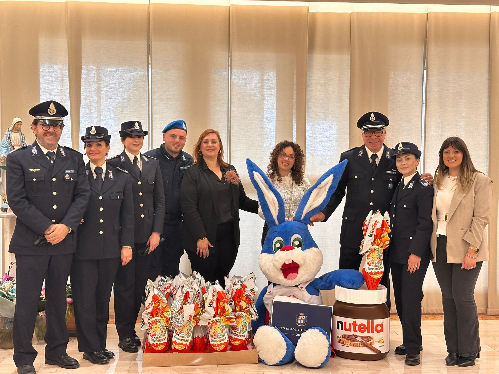 pasqua in blue successo per l8217iniziativa solidale della polizia penitenziaria di foggia negli ospedali del territorio da Ilsipontino.net pasqua in blue successo per l8217iniziativa solidale della polizia penitenziaria di foggia negli ospedali del territorio