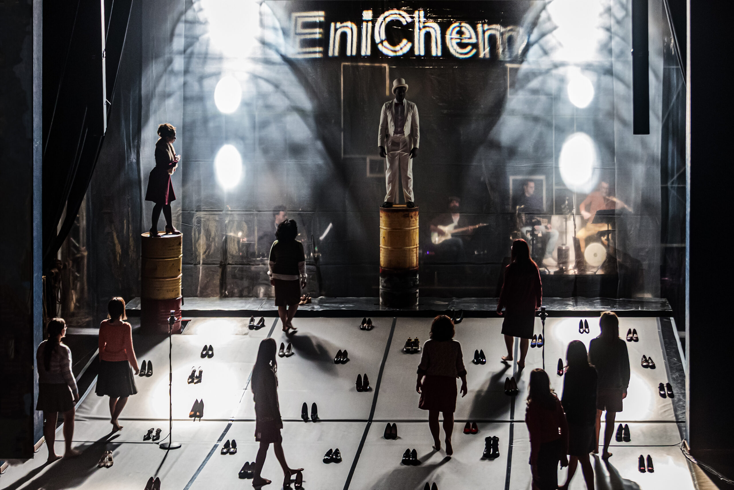 questa sera al dalla di manfredonia appuntamento con un dialogo sul conflitto della memoria dell8217enichem 1976 2026 da Ilsipontino.net questa sera al dalla di manfredonia appuntamento con un dialogo sul conflitto della memoria dell8217enichem 1976 2026