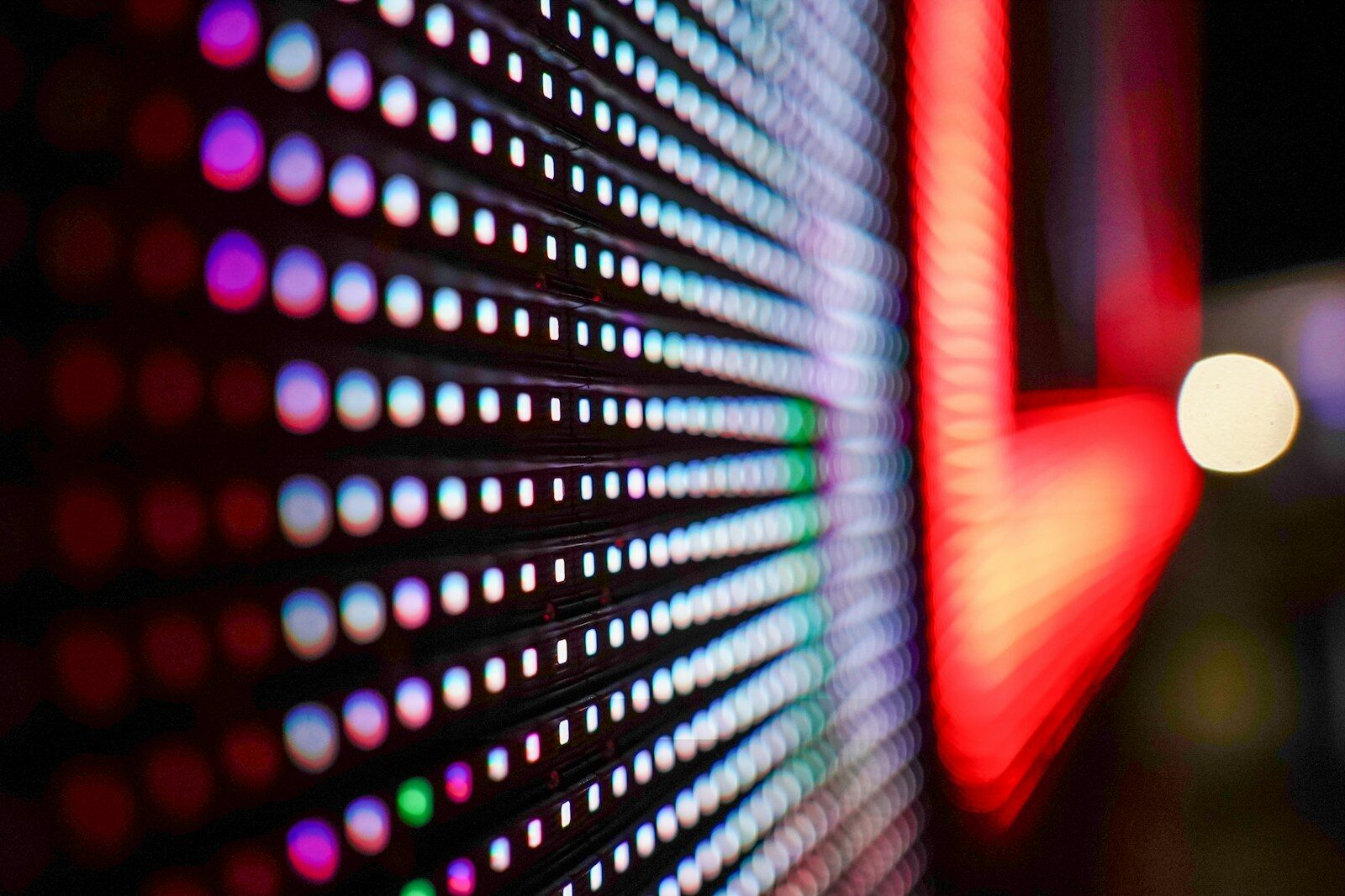 Led panel with a red arrow.