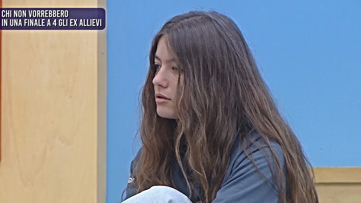 Amici 25, alcuni ex allievi deludono Elena D'Elia