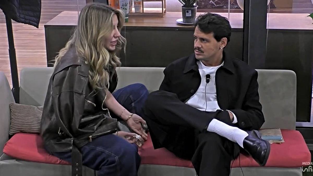 GF Vip Lucia Ilardo non si fida di Renato, il suo cambiamento la insospettisce