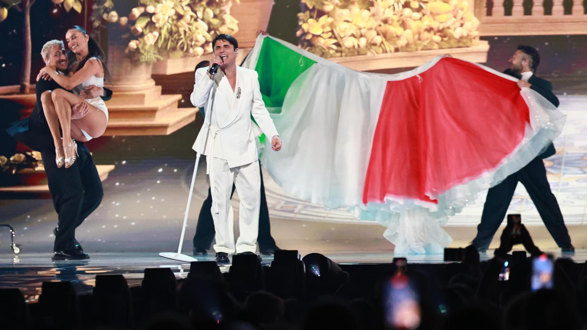 eurovision 2026 visto da un dj luci show e applausi per sal da vinci da Ilsipontino.net eurovision 2026 visto da un dj luci show e applausi per sal da vinci