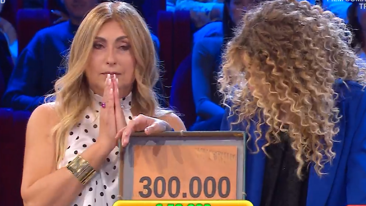 affari tuoi sofia fregata avrebbe potuto sbancare ma qualcosa 232 andato storto il video della beffa da Ilsipontino.net affari tuoi sofia fregata avrebbe potuto sbancare ma qualcosa 232 andato storto il video della beffa