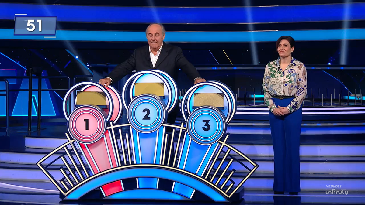 La Ruota della Fortuna non va in onda oggi 13 maggio 2026 ecco perché e cosa la sostituisce su Canale 5
