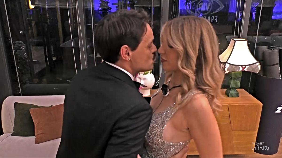 Renato Biancardi e Lucia Ilardo insieme a Napoli dopo il GF Vip